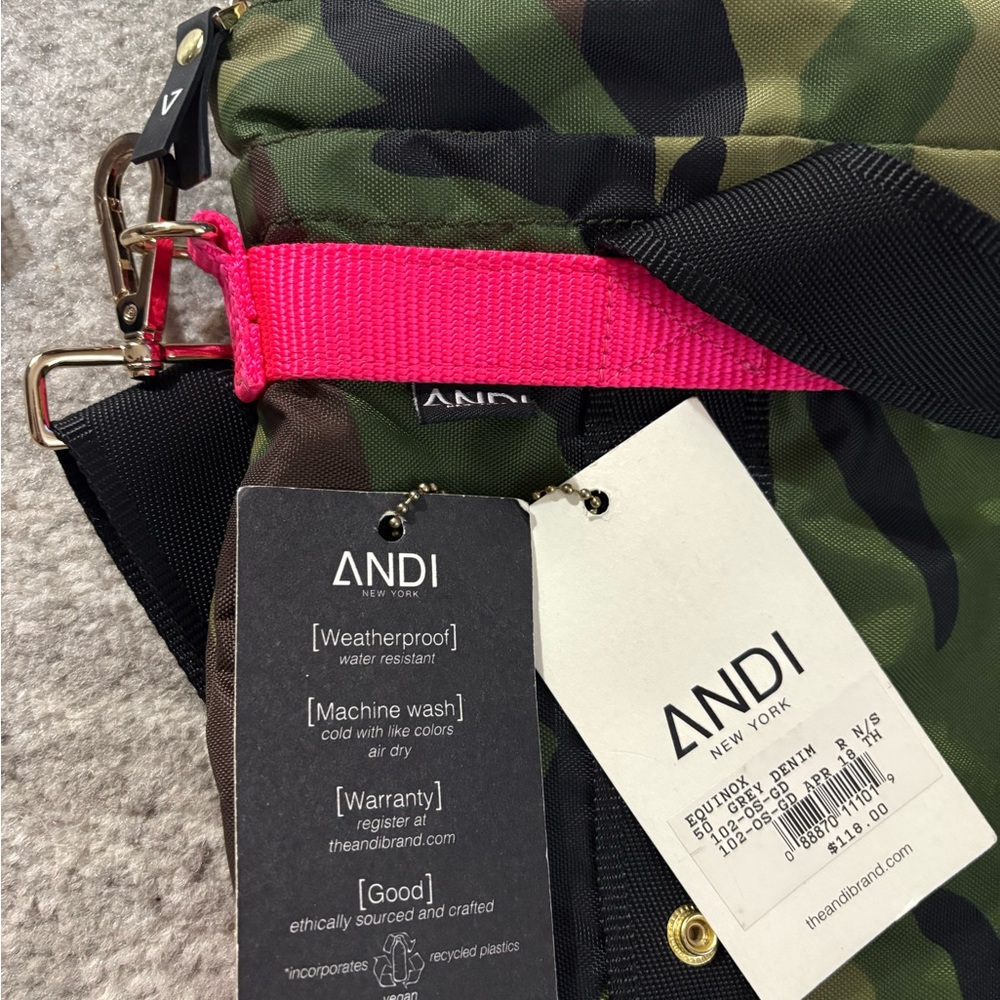 Andi small camo crossbody/ backpack bag - Picture 5 of 16